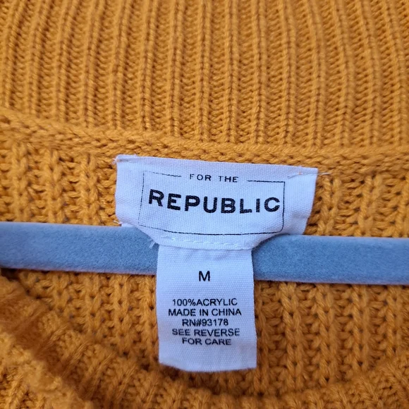 For The Republic Boatneck Chunky Yellow Sweater Large Button Boxy Size Medium - Picture 3 of 8